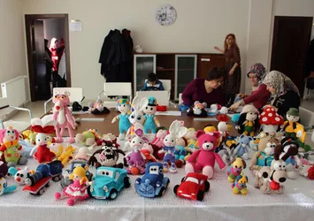 Plastik oyuncaklara ‘örgülü’ rakip