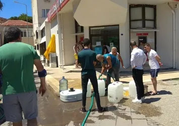 İzmir Foça halkı suya hasret! CHP'li belediye halkın sağlığı ile oynuyor