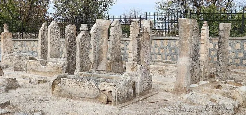 Siirt'te 250 yıllık mezarlık restore edildi