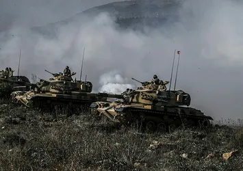 Son dakika: TSK'dan İdlib sınırında eğitim