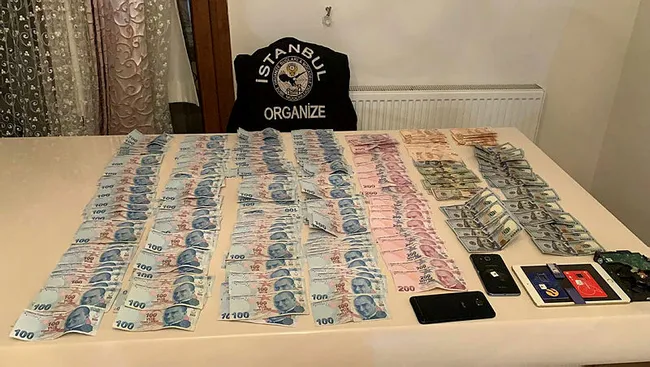 Gaybubet evinden çıplak ayakla kaçmaya çalışan FETÖ'cü yakalandı - 6