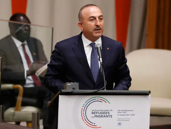 1680491926940.jpg Dışişleri Bakanı Mevlüt Çavuşoğlu New York'ta gazetecilere konuştu: PKK'ya helikopteri kim verdi? - 6
