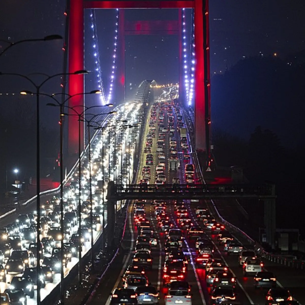 Bayram dönüşü: Bolu geçişinde genel olarak ulaşım rahat; İstanbul yönünde akıcı yoğunluk ve yer yer yavaşlamalar