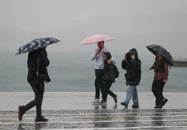 1669091393352.jpg Meteoroloji'den uyarılar peş peşe geldi! 5 günlük hava durumu raporunda kar yağışı | Yurdun etrafını yağmur bulutları sardı - 3
