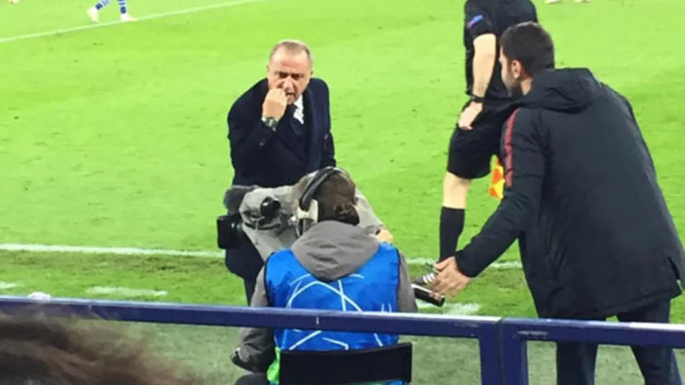 Alman kameraman Fatih Terim'i sinirlendirdi