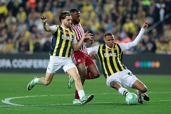Fenerbahçe Olympiakos’a penaltılarda yenilerek Avrupa’ya veda etti!