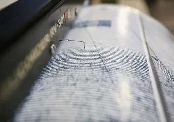 Manisa'da korkutan deprem! Türkiye beşik gibi sallanıyor!
