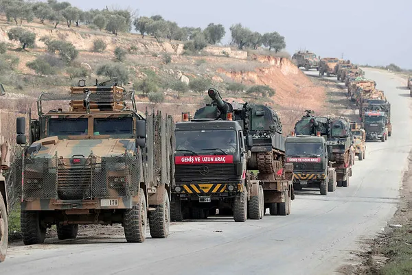 TSK'dan İdlib'e dikkat çeken sevkiyat! Tanklar ve ağır silahlı askerler bölgede - 2