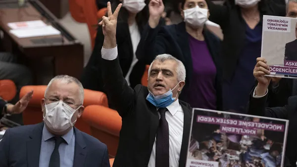 Son dakika: HDP’li Ömer Faruk Gergerlioğlu gözaltına alındı!