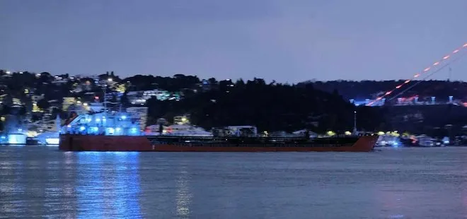 Rusya’dan yola çıkan ayçiçek yağı yüklü gemi İstanbul Boğazı’ndan geçti