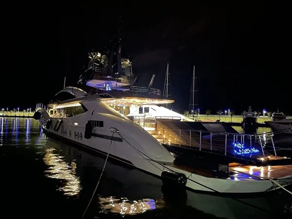 italyadan-oligarklara-yaptirim-140-milyon-euroluk-mal-varligina-el-konuldu-1646537176221.jpg İtalya'dan oligarklara yaptırım: 140 milyon euroluk mal varlığına el konuldu - 2
