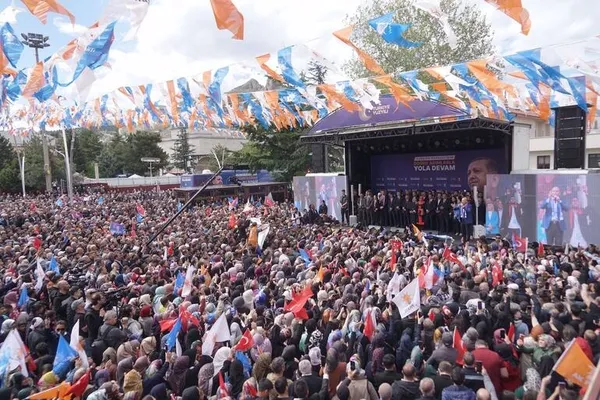 bakan-soylu-tokatta-duyurdu-suudi-arabistan-kalitesinde-gabarda-petrol-bulduk-1682960994370.jfif Bakan Soylu Tokat'ta seslendi: Kato Dağı'nda ay yıldızlı bayrak dalganıyor! - 4