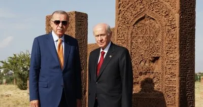 Başkan Erdoğan Ahlat'ta Selçuklu mezarlığını ziyaret etti