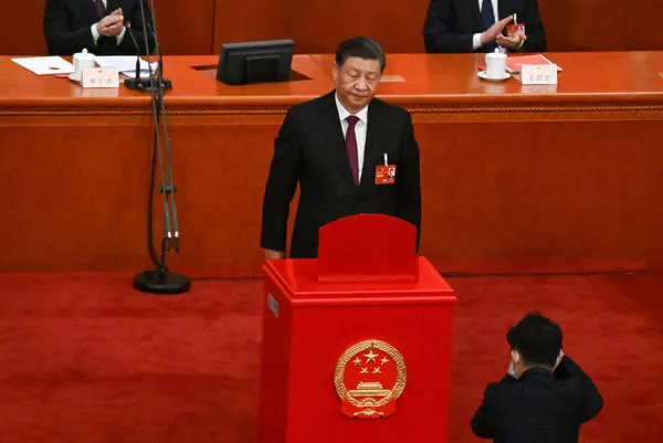 Çin lideri Şi Cinping üçüncü kez devlet başkanı seçildi