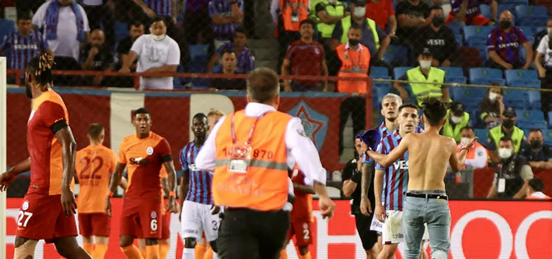 Trabzonspor-Galatasaray maçında şoke eden anlar! Trabzonsporlu Abdülkadir Ömür...