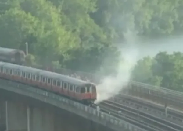 ABD’de yangın paniği! Trenin camından atladılar