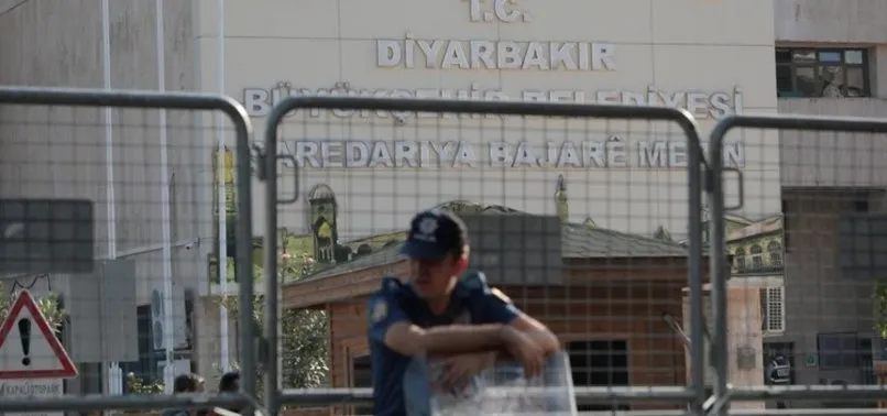 Diyarbakır'da HDP'lilerin işten çıkardığı şehit yakını ve gaziler yeniden işe alındı