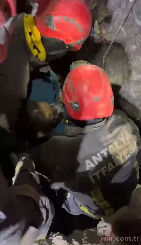 Enkazdan çıkan Ayfer ‘Gül Beyaz Gül’ ile hayata tutunmuştu! Zeynep Bastık'tan açıklama geldi! “Eğitim hayatlarında yanlarında olacağım” 3