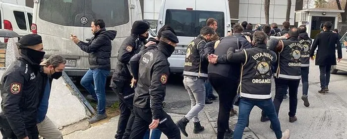 halil-falyali-suc-orgutu-sorusturmasinda-yeni-gelisme-istenen-cezalar-belli-oldu-1733321678081.jpeg Halil Falyalı suç örgütü soruşturmasında yeni gelişme! İstenen cezalar belli oldu - 1