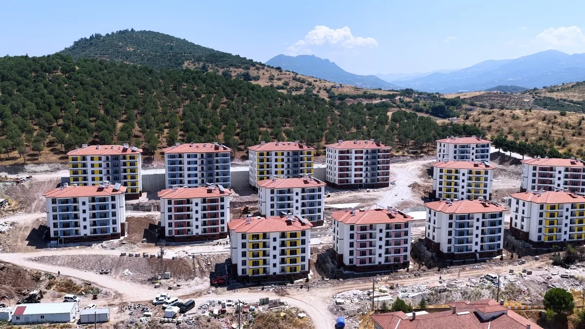 Sındırgı’da depremin yaraları 1 yılda sarıldı: Anahtar teslimi için geri sayım! Kurum'dan anlamlı paylaşım