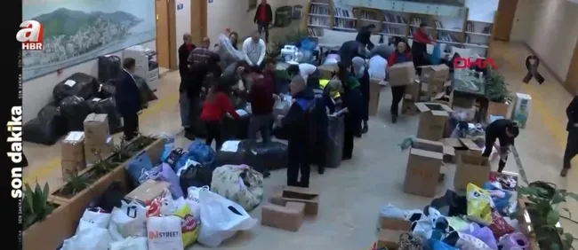 deprem-bolgesi-icin-seferberlik-yurdun-farkli-bolgelerinden-yardima-kosan-ekipler-1675690715155.jpg Deprem bölgesi için seferberlik! Yurdun farklı bölgelerinden yardıma koşan ekipler - 1