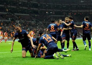 Galatasaray evinde Başakşehir'e kaybetti