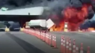 Deodorant yüklü kamyon patladı: 4 ölü 8 yaralı