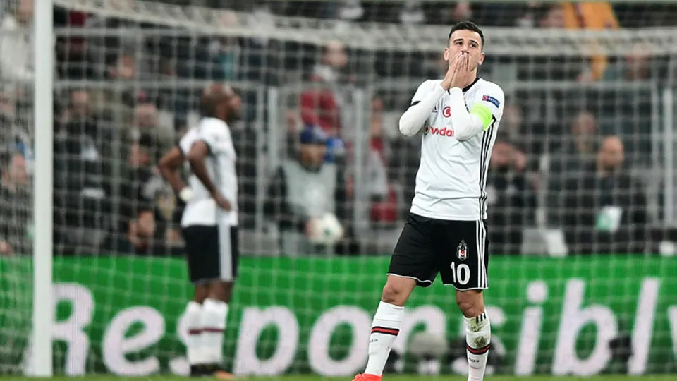Oğuzhan Özyakup imzayı attı