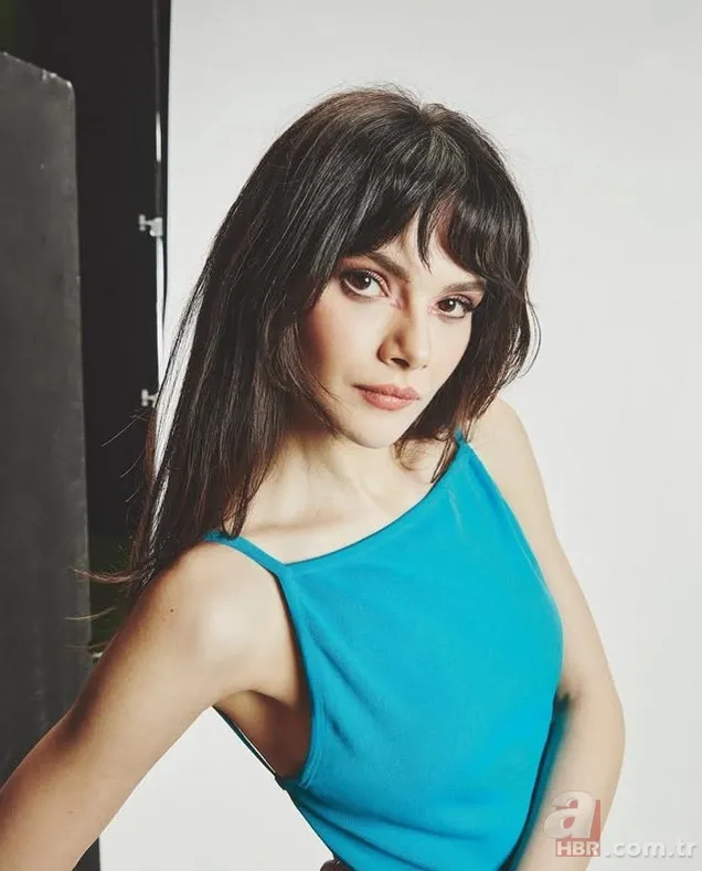 Uzak Şehir'in Alya'sı Sinem Ünsal'ın küçüklük hali Yeşilçam oyuncusuna benzetildi 8