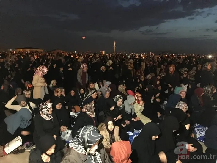 Büyük Çamlıca Camii'nde tarihi kalabalık!