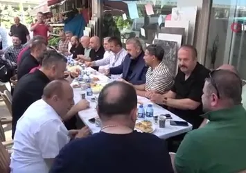 Esnaf kahvaltıda Rizespor’u ağırladı