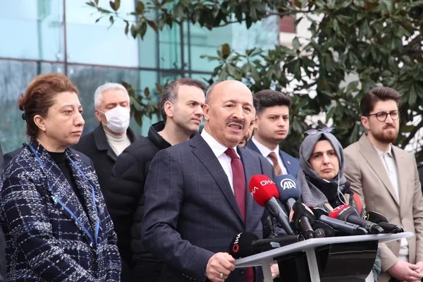İBB’nin Çırağan Caddesi’ndeki ağaç katliamına tepkiler çığ gibi büyüdü! AK Parti’den sert açıklama: Sessiz mi kalacaksınız!