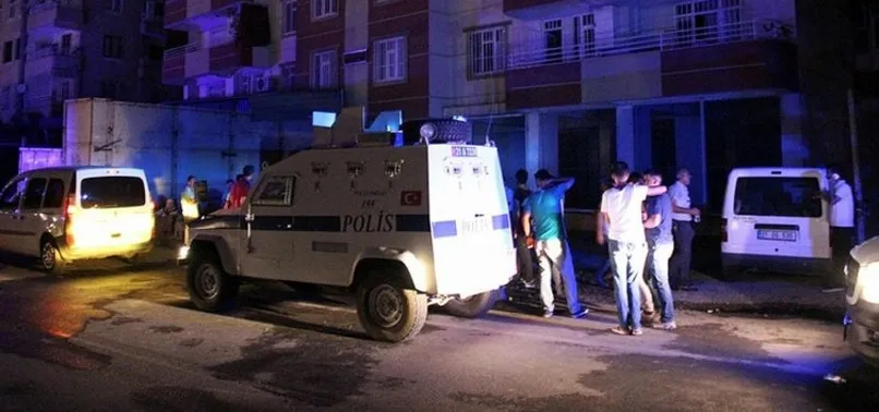 Yangına giden itfaiye erlerine saldırı