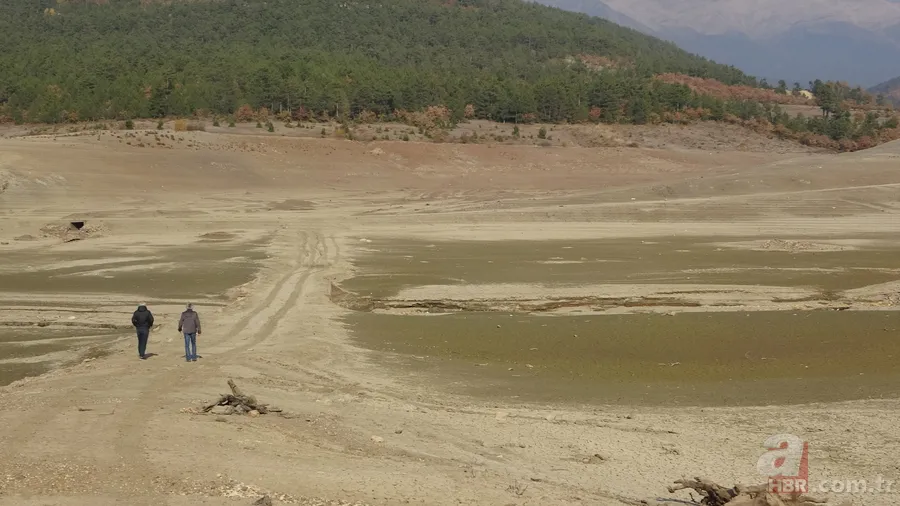 Bursa’da 60 milyon metreküp kapasiteli baraj tamamen kurudu! Sadece 50 günlük su kaldı 1