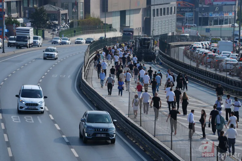 Sefaköy'de iki metrobüs çarpıştı! İşte kaza yerinden görüntüler 6