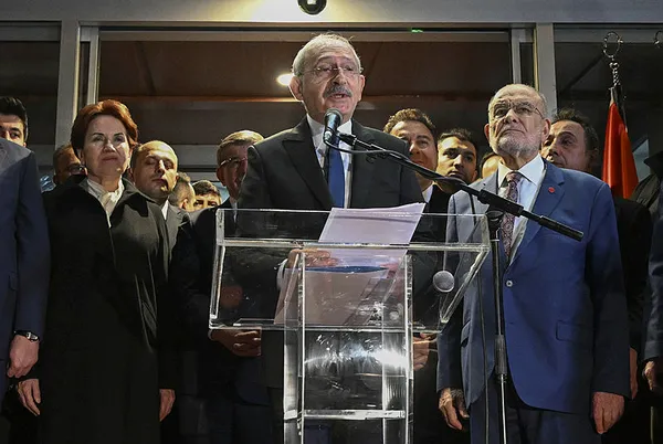 1678303691737.jpg Mahmut Övür'den seçim öncesi provokasyon uyarısı: Farklı aktörler devreye girecek sakin bir süreç olmayacak - 6