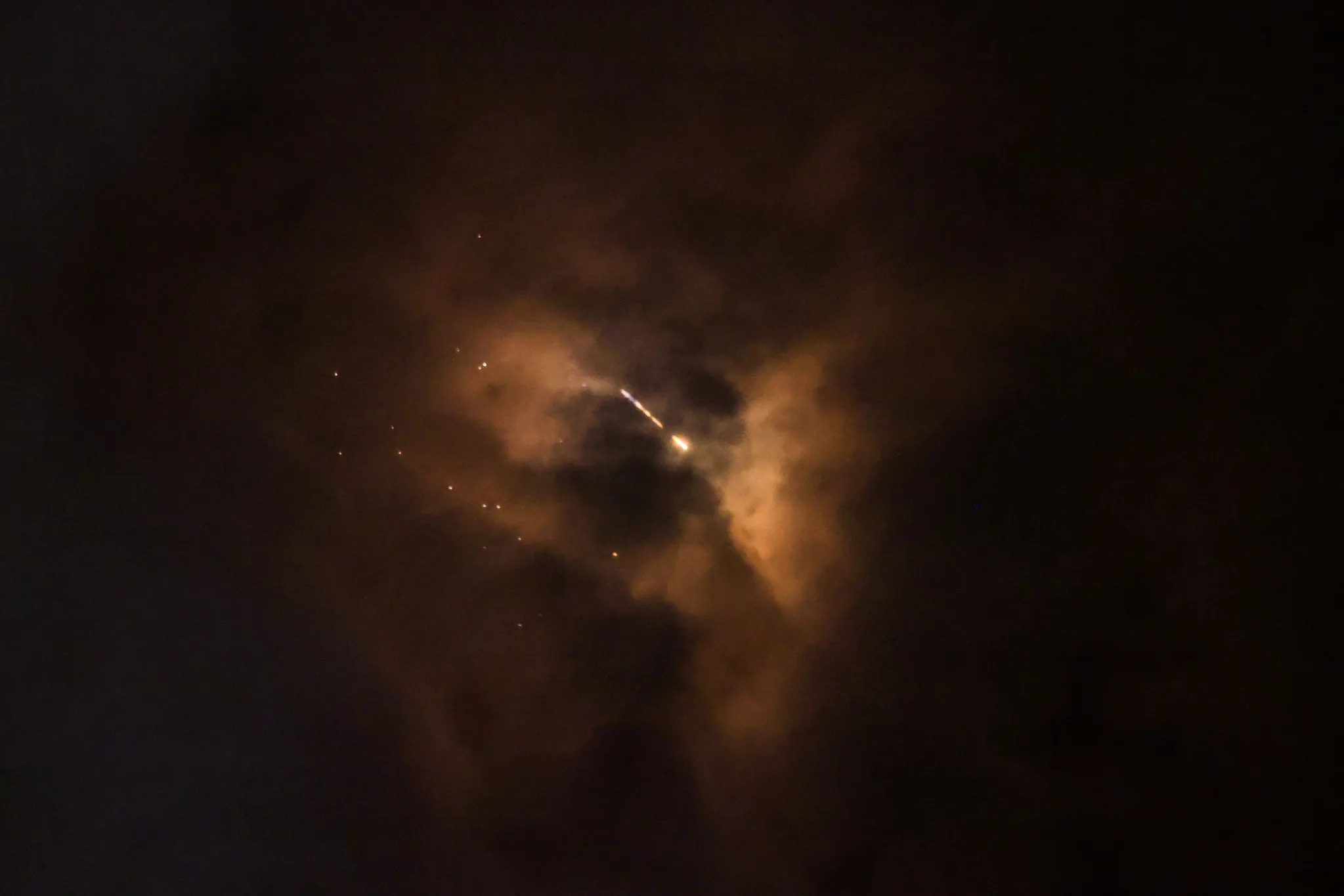 CANLI | İran'da suikastların ardından Körfez ülkelerine peş peşe saldırı! Petrol tesisleri hedefte