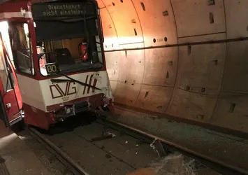 Almanya'da metro kazası: 35 yaralı