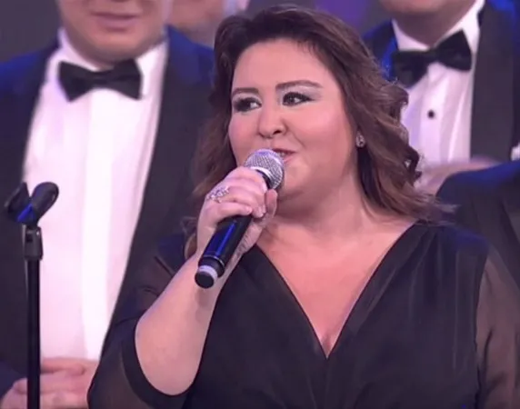 Kurtlar Vadisi Nin Nesrin Cakir I Ipek Tenolcay Erkenci Kus Dizisinde Ortaya Cikti