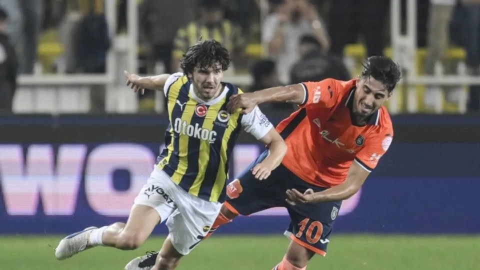 Fenerbahçe'de şok gelişme! 6 isimle yollar ayrılıyor... İşte listedeki yıldızlar