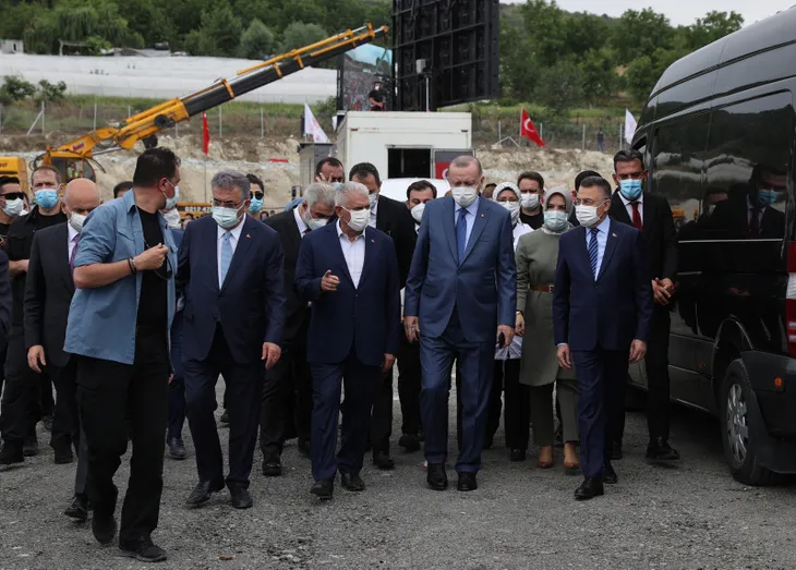 Türkiye'ye çağ atlatacak dev proje Kanal İstanbul! Vatandaş akın etti! Başkan Erdoğan'a sevgi seli