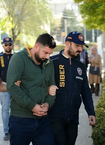 Eskişehir'de ATM'lere "papağan" tuzağa kuran şüpheliler yakalandı - 1