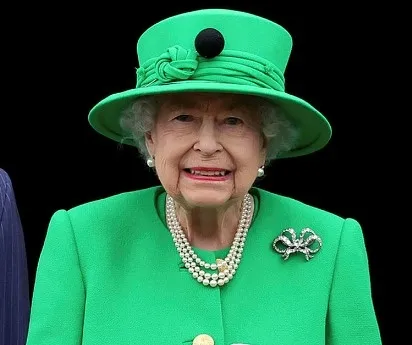 İngiltere’de gözler yeni kraliçede! Takacağı taçta Osmanlı detayı