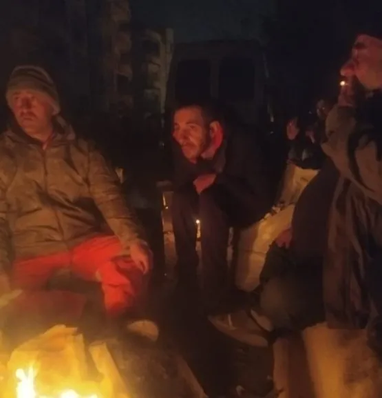 1676443575384.jpg Enkazdan 3 gün sonra kurtarılan Soner amca yaşadığı felaketi anlattı: Hatice'mi bırakmak istemedim - 1