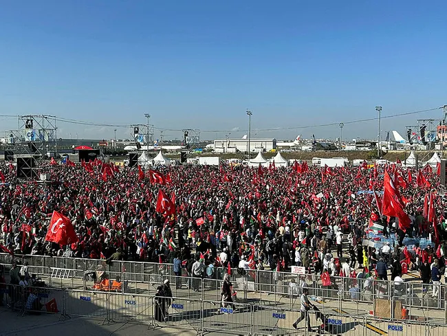 Başkan Erdoğan: PKK’nın, YPG’nin, FETÖ’nün arkasında kimler var? İsrail de var; paraysa para, silahsa silah…