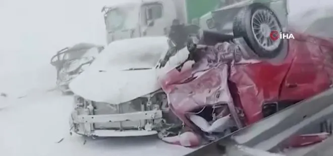 Rusya’da kar fırtınasına yakalanan 22 araç birbirine girdi: 1 ölü, 18 yaralı