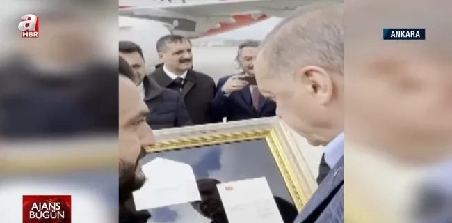 erbakanin-mektubu-26-yil-sonra-baskan-erdogana-ulasti-hediye-sahibine-teslim-edildi-1682495031273.jpg Erbakan’ın mektubu 26 yıl sonra Başkan Erdoğan’a ulaştı! Hediye sahibine teslim edildi - 2