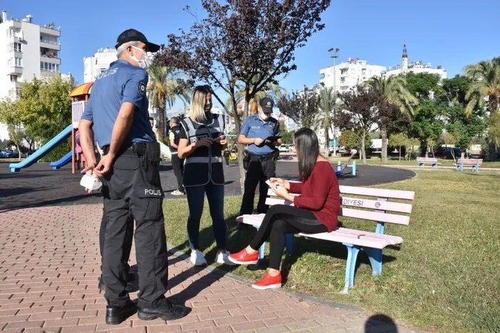 238 polis aynı anda denetim gerçekleştirdi | 22 araca 12 bin ceza kesildi - 3