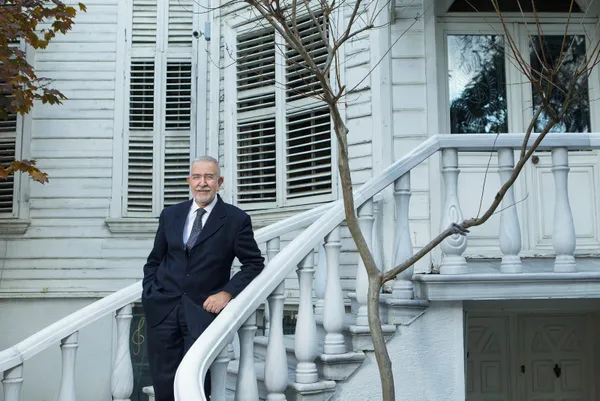 ekrem-demirli-bugun-vefat-eden-omer-tugrul-inanceri-anlatti-mutevazi-bir-hizmetkar-1662319739278.jpg Fikriyat yazarı Ekrem Demirli bugün vefat eden Ömer Tuğrul İnançer'i anlattı: Mütevazi bir hizmetkâr - 1