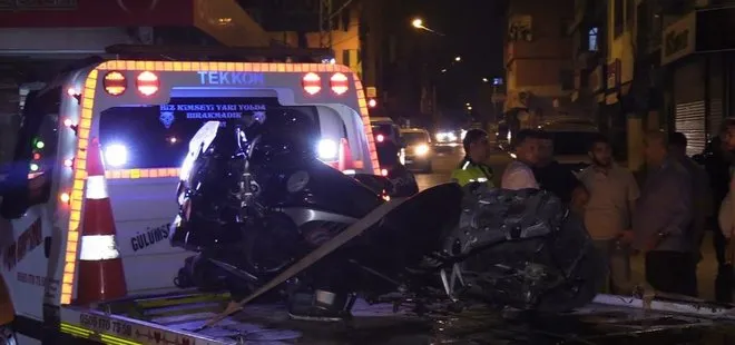 Adana’da feci kaza: Otomobille çarpışan ekip motosikletindeki 2 polis ağır yaralandı